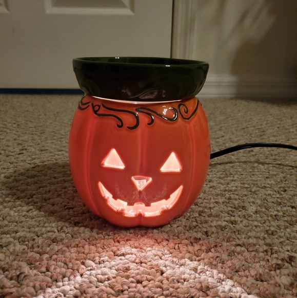 SCENTSY Full Size JACK O’ LANTERN Halloween Warmer RETIRED - Picture 2 of 6